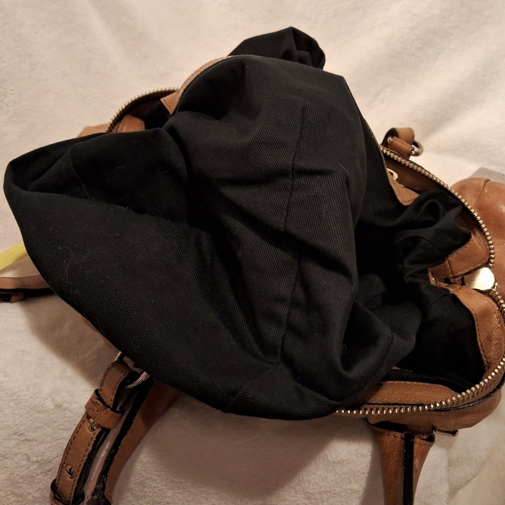 Chloe Tan Leather Crossbody Bag with Gold Accents - Picture 6 of 12